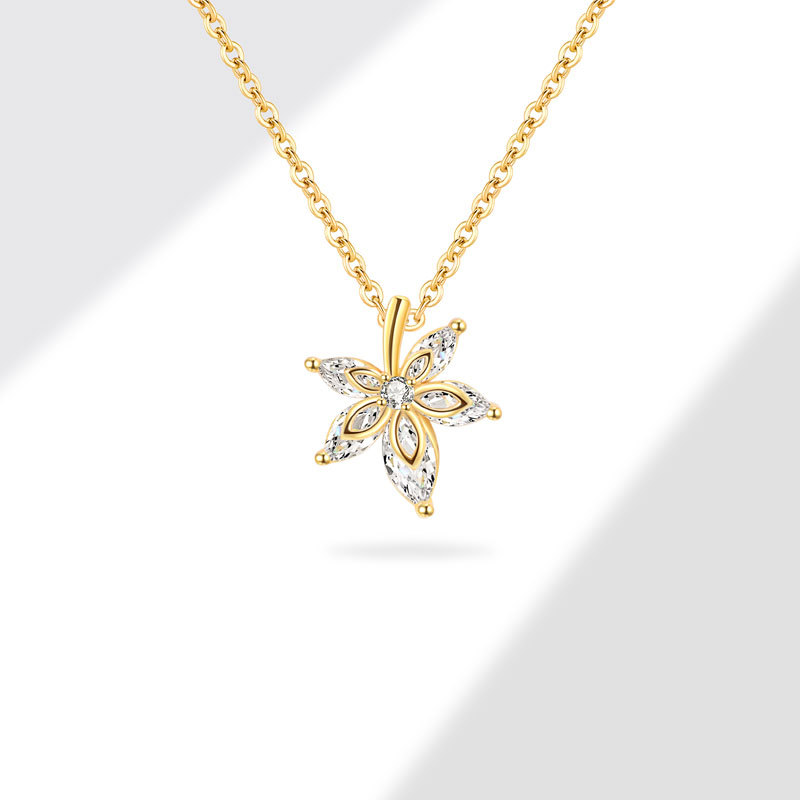 Dainty Maple Leaf Pendant Necklace in 925 Sterling Silver