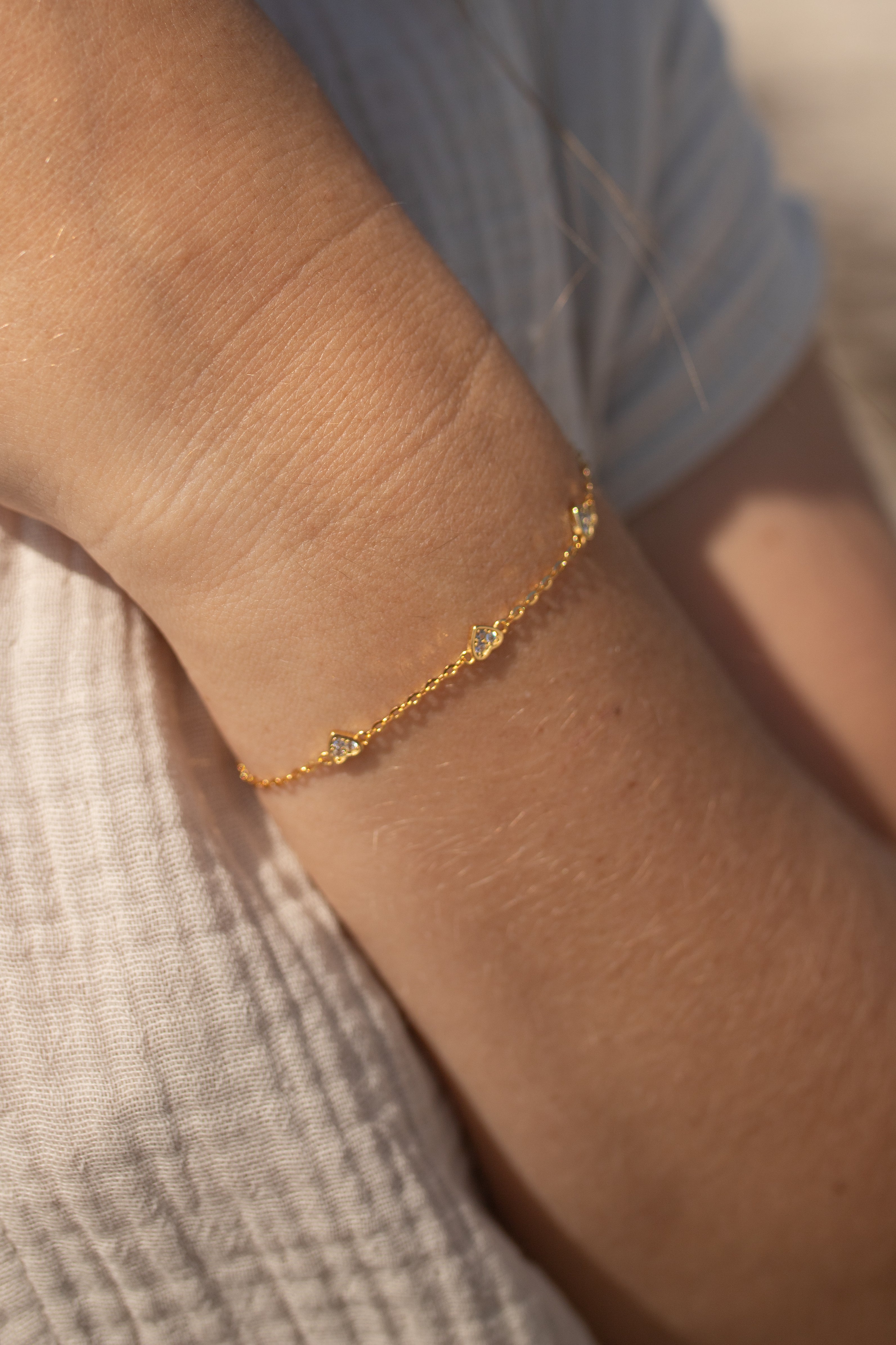 Minimal Heart Chain Bracelet